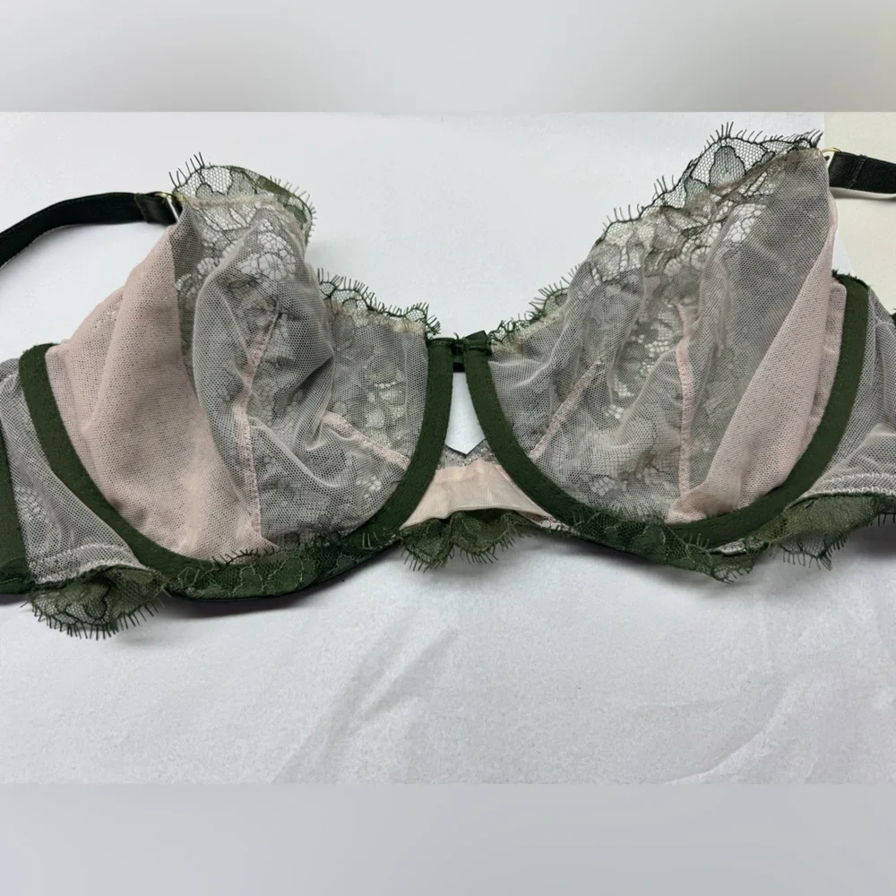 Victoria’s Secret Very Sexy Unlined Demi eyelash lace bra green 36DD